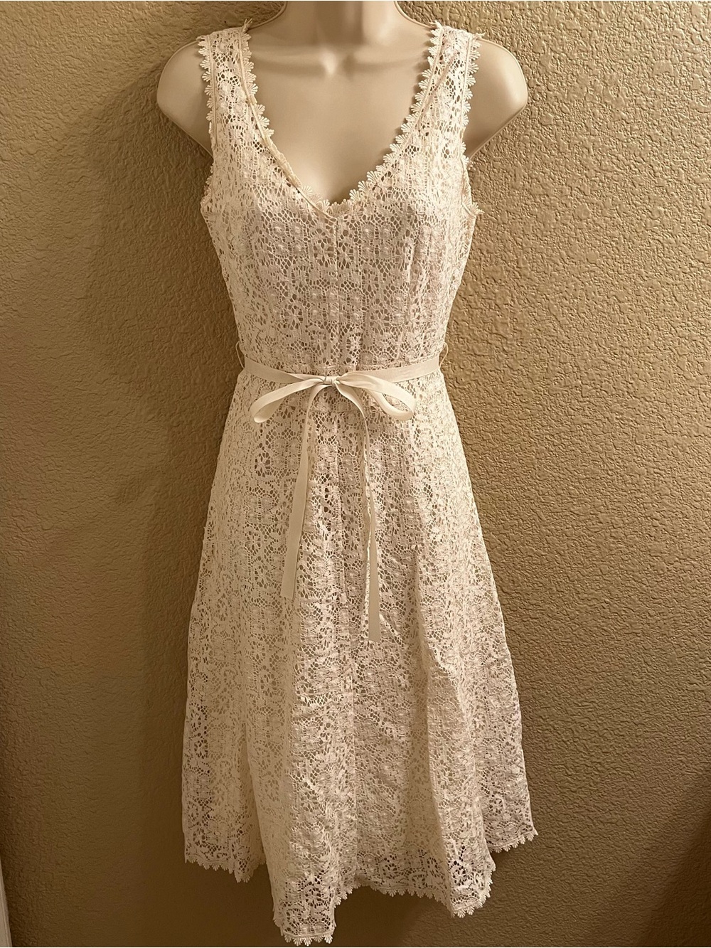 Ivory Lace V-Neck Sleeveless Dress with Tie Waist